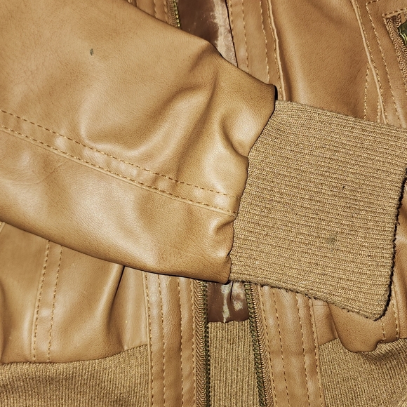 Hooded Jacket - Picture 13 of 16